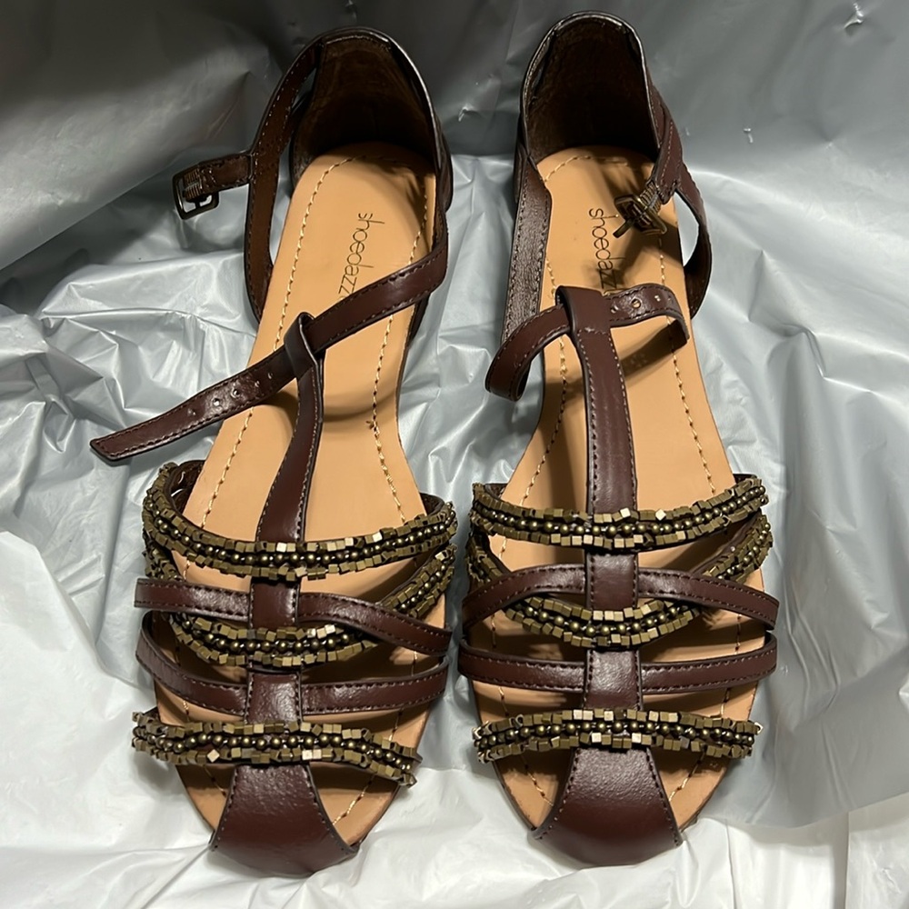 Shoe Dazzle Sz 8.5 Flat Sandals